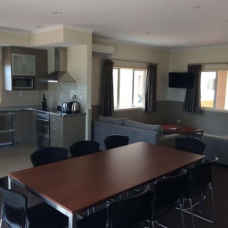 Bruce Pulman Lodge Papakura Ngoại thất bức ảnh