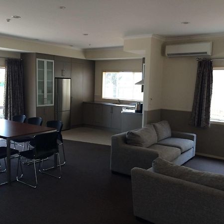 Bruce Pulman Lodge Papakura Ngoại thất bức ảnh