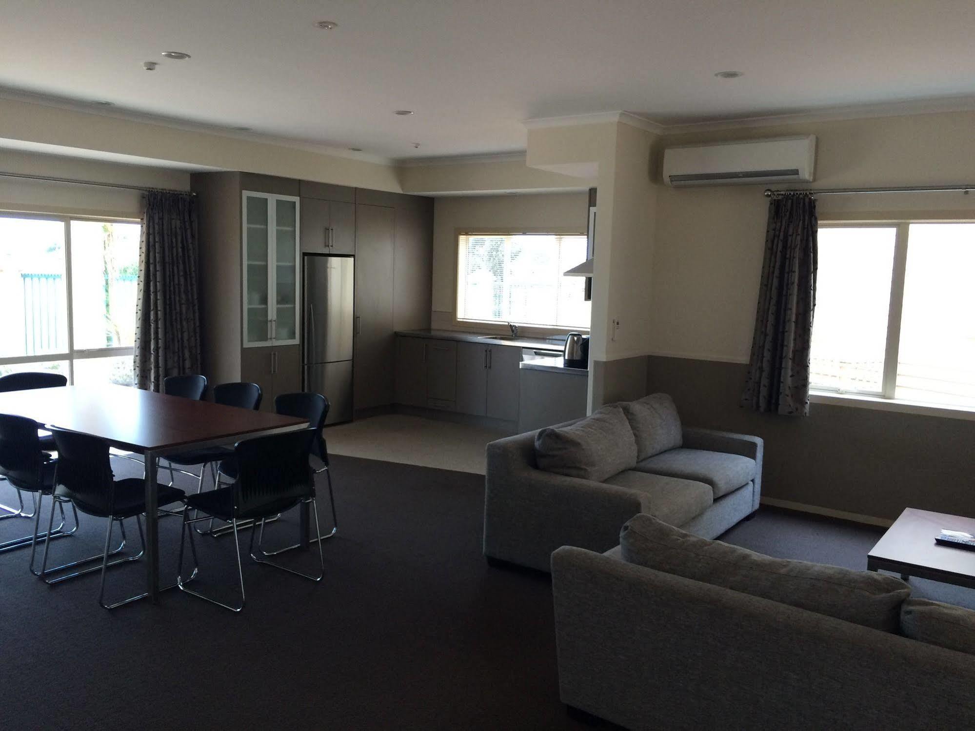 Bruce Pulman Lodge Papakura Ngoại thất bức ảnh