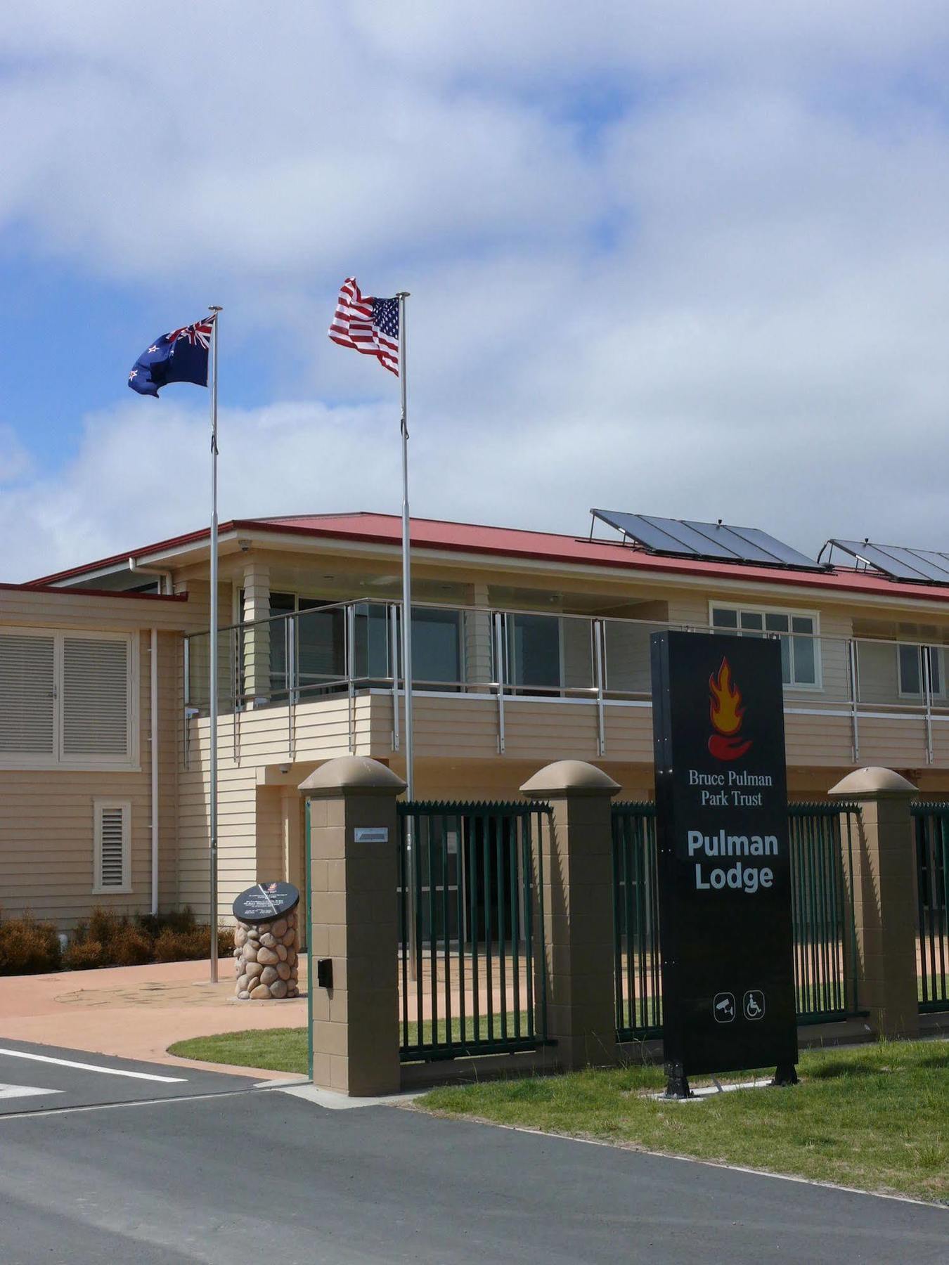 Bruce Pulman Lodge Papakura Ngoại thất bức ảnh